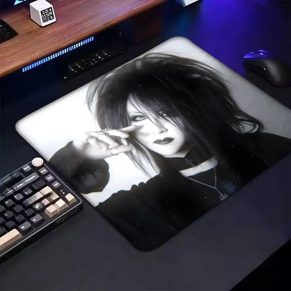 1 قطعة لوحة ماوس قوطية مانا سما كلاها غير قابلة للانزلاق مناسبة لأجهزة الكمبيوتر المكتبية وأجهزة الكمبيوتر المحمولة والألعاب الرياضية الإلكترونية حصير مكتبي XXL لوحة المفاتيح #6