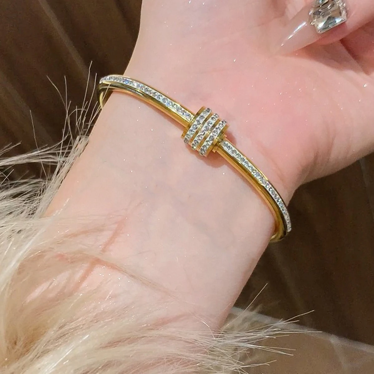 

New Gold Titanium Steel Bracelet High-grade White Bracelet Plain Ring Bracelet