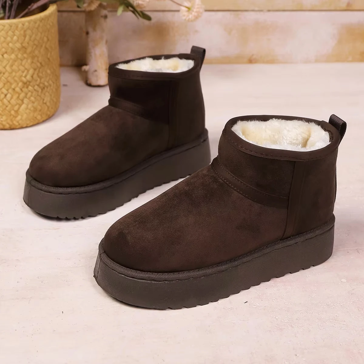 Designer 2026 Neue Winter Trendige Damen Schneestiefel aus Wildleder Modisch Gefüttert mit Plüsch Flach Warm und Bequem Damen Schneestiefel – Detail 24