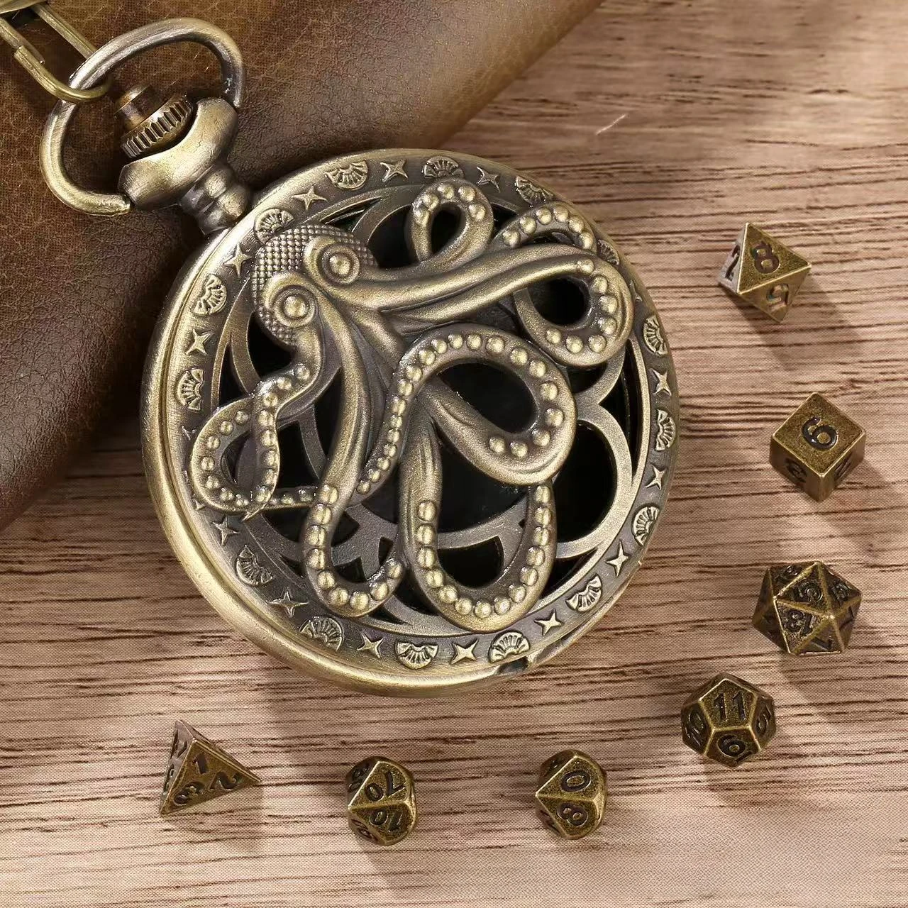 

Vintage Octopus Pocket Watch Box 7 Pieces Mini Metal Polyhedron Dice Pendant Necklace Party Board Game Accessories Kids Gifts