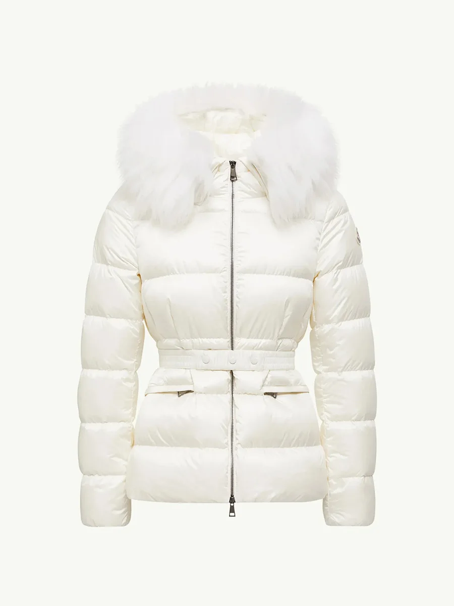 

2025 Winter New Arrival Women's Fashionable Logo-Embellished Down Jacket with Fur-Trimmed Hood, Hooded Design, and Waist Belt