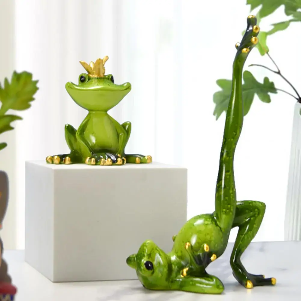 Practical Outdoor Yard Yoga Frog Statue Realistic Frog Decor Resin Yoga Frog Garden Ornament with Crown for Outdoor