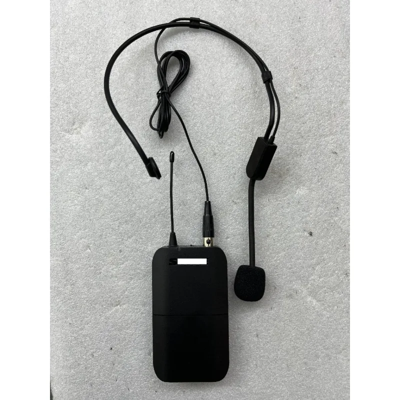 Wireless Microphone BLX4/PGA31 One to One Microphone