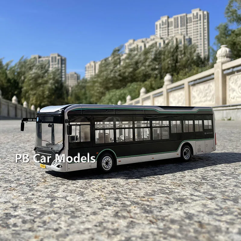 

1:43 Original Shanghai Vientiane New Energy Pure Electric Bus Shanghai Bus Model