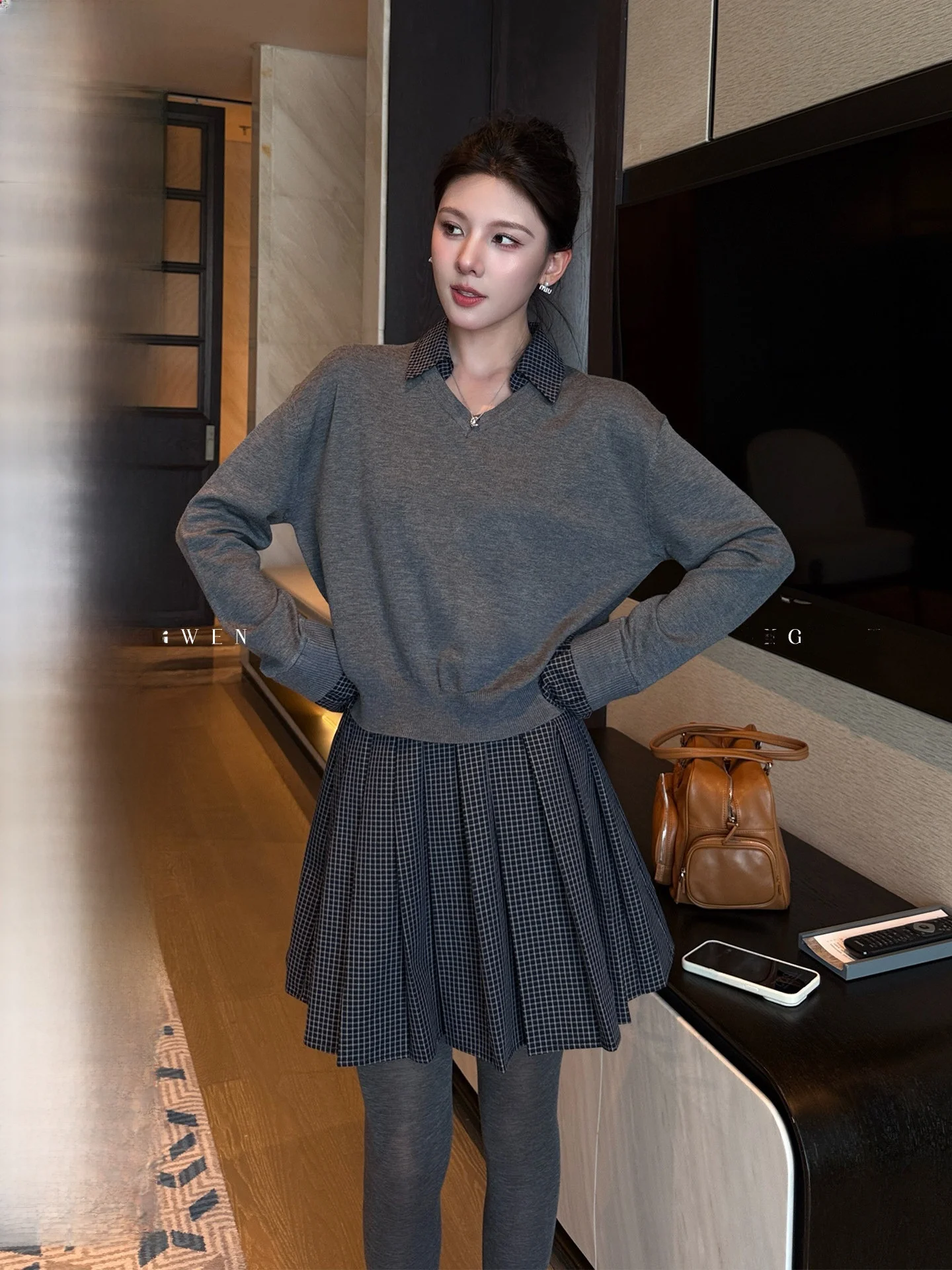 

Ay Wool Blend V-Ne вязаный свитер от Jiang Wen Lazy Top Splicing Design Fem Осень Зима Новый Sle Удобная одежда для отдыха