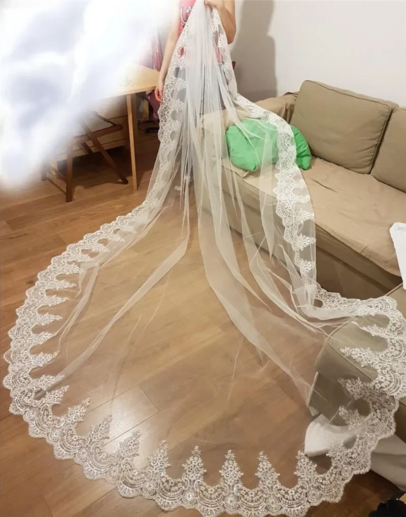 Real Photo 3m length 3m wide One Layer Wedding Veil With Comb White Lace Edge Bridal Veils Ivory Appliqued Cathedral Wedding