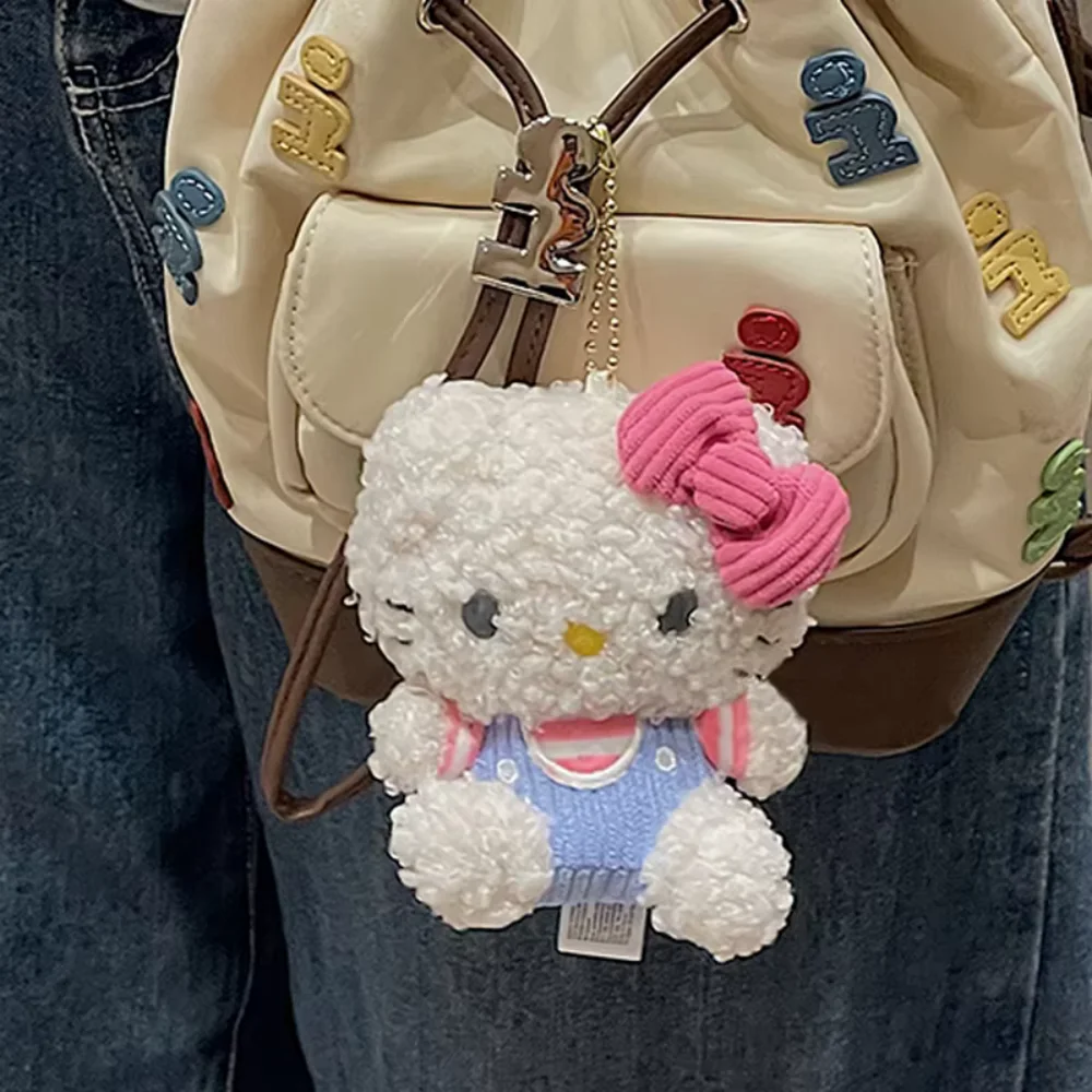 อะนิเมะ Sanrio Hello Kitty Kawaii ตุ๊กตาพวงกุญแจตุ๊กตาน่ารัก Kt แมวการ์ตูนกระเป๋าเป้สะพายหลังเครื่องประดับเดสก์ท็อปตกแต่งสาววันหยุดของขวัญ