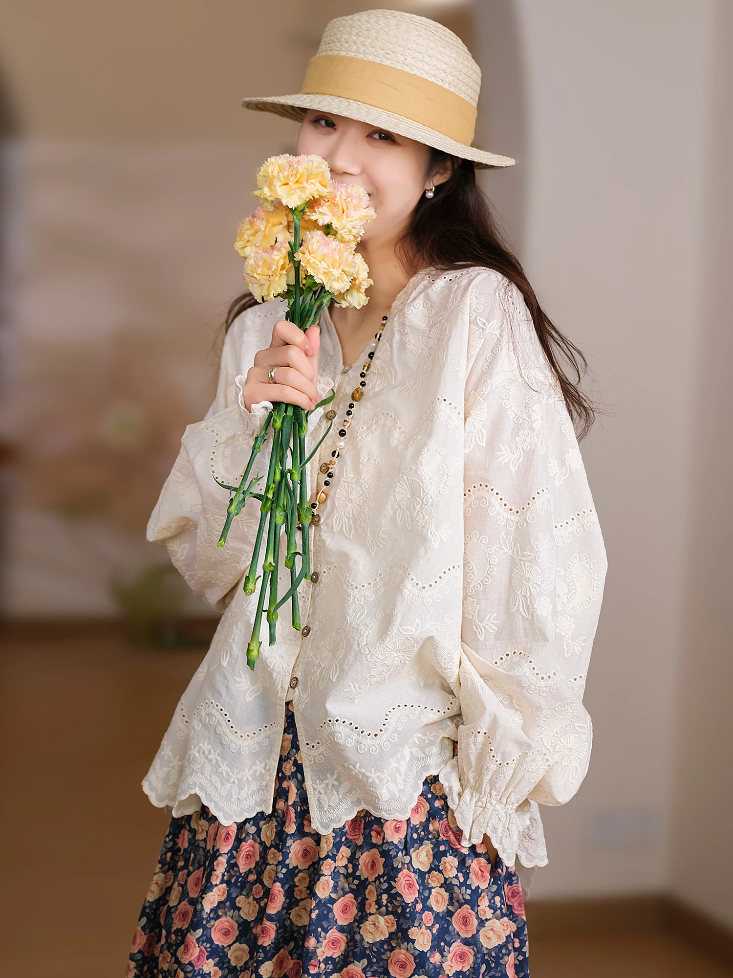 

Женская повседневная модная рубашка из плотного хлопка с вышивкой, свободного кроя, с V-образным вырезом, дышащая, с длинным рукавом, из весенней коллекции