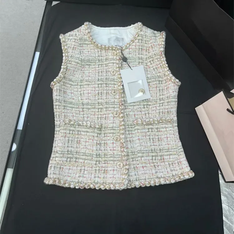 Customization European women's fashion 2026 spring new style Sleeveless single-button tweed jacket with capri pants set