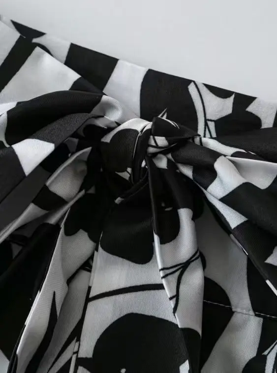 Les jupes de printemps et d'été pour femmes aux couleurs contrastées sont polyvalentes et décontractées