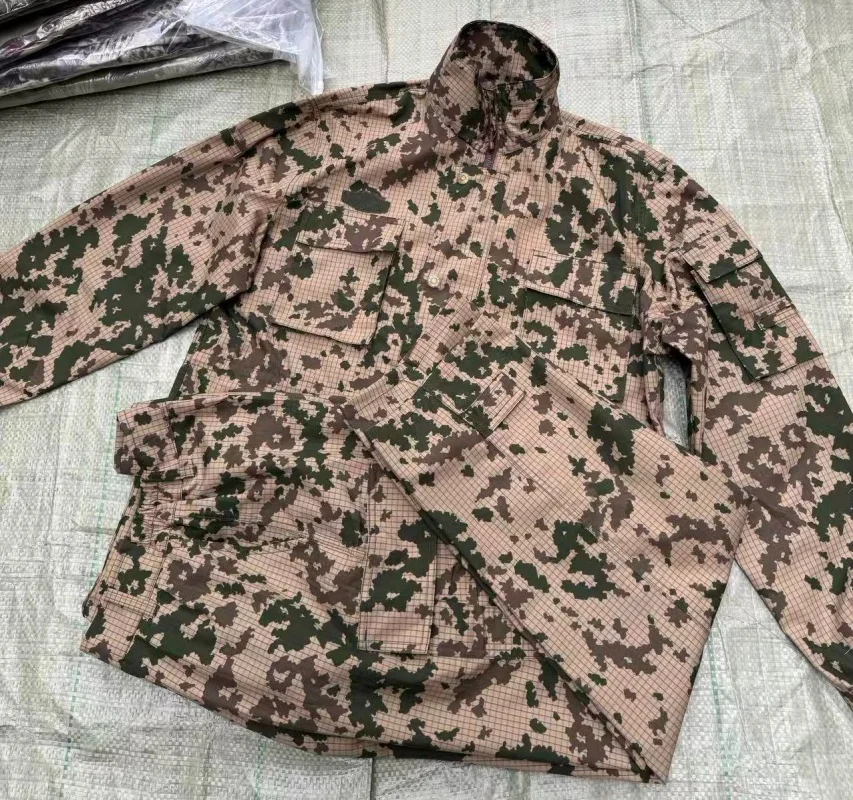 Outdoor camouflage clothing, including jacket and pants