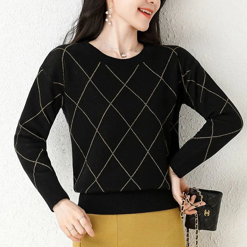 New Autumn and Winter Fashion Round Neck Fashion Square Versatile Short Loose and Age Reducing Style Women's Long Sleeve Sweater