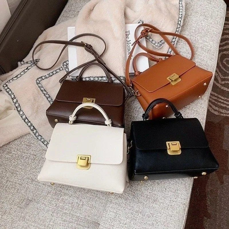 

Heritage Leather Diaper Bag For Women Elegant Classic Designer Tote Large Capacity Fashionable Commuter Minimalist Shoulder Bag