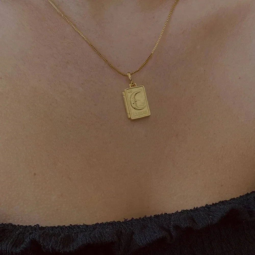 Vintage Stainless Steel Moon Book Openable Locket Clamp Pendant Necklace for Women Gold Plated Photo Frame Necklace Jewelry Gift