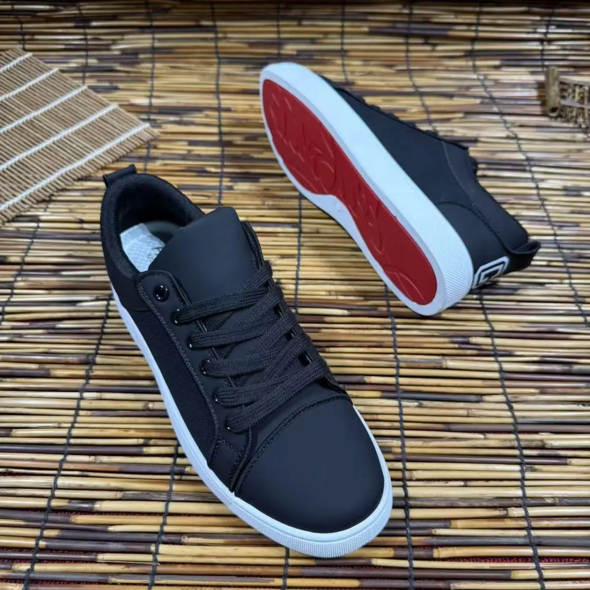 

2025 Men's Red Sole Black Samurai Silk Printed Letter Sneakers Comfortable Viral Casual Office Daily Urban Stylish Shoes