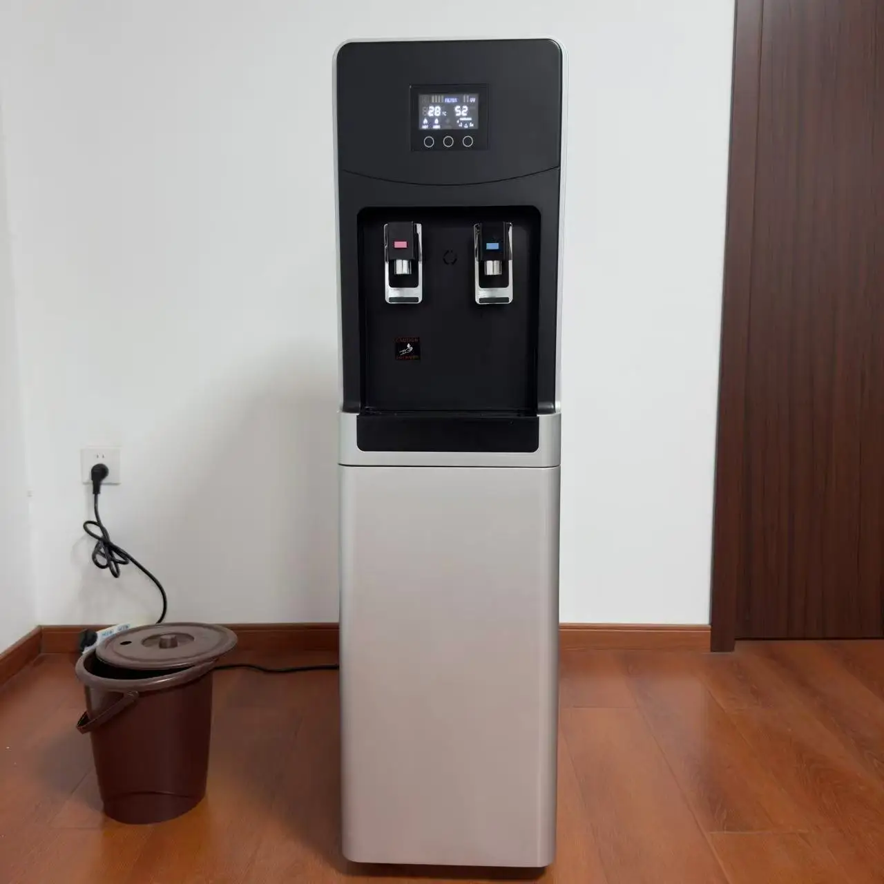 

Генератор атмосферной воды 20 л/день – Напольный бытовой AWG с сенсорным ЖК-экраном, горячая и холодная очищенная вода