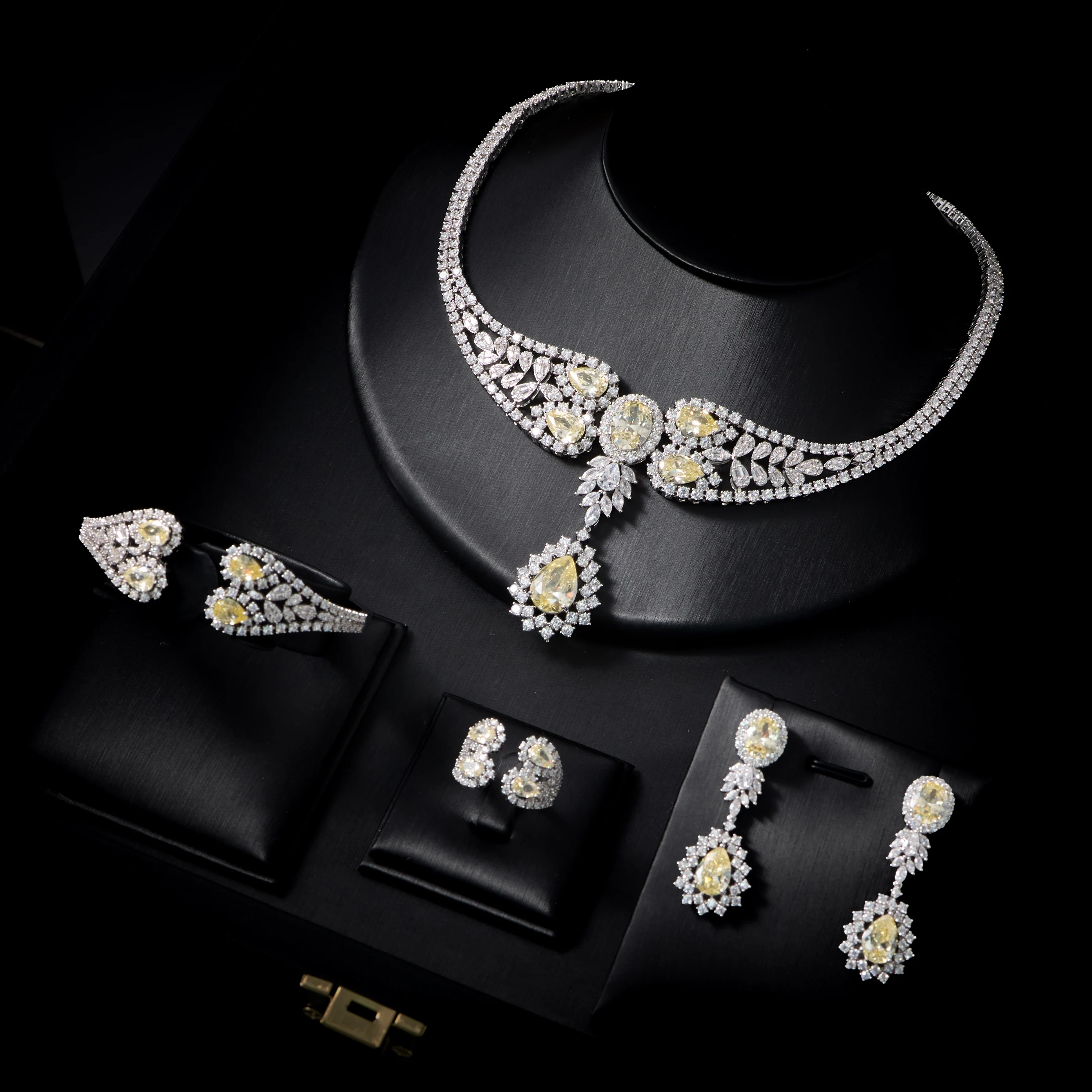 00060 Luxury Women Necklace Sets Cubic Zirconia Bridal Jewelry DuBai Saudi Wedding Engagement Party Festival Jewel Accessory