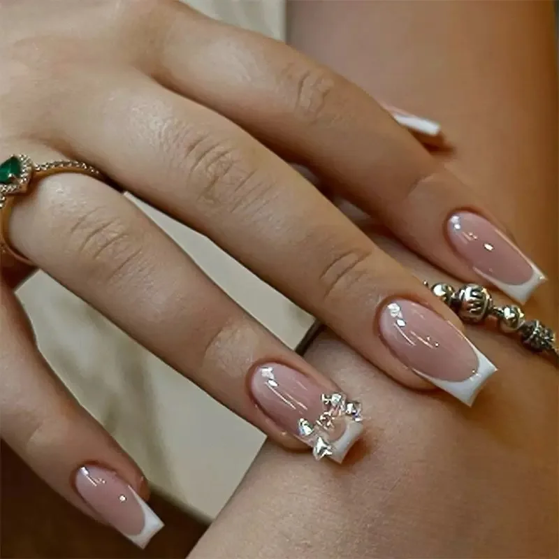 Białe paznokcie w stylu francuskim Delikatny różowy naciśnięcie na paznokcie 3D Bowknot Design Almond Charm Manicure Koreańska moda Fałszywe paznokcie 24 szt. — zdjęcie 6