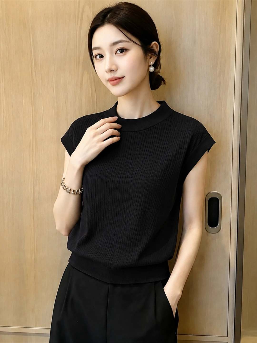 Summer 2026 round Neck Skin-friendly Short Sleeve Versatile Knitted Top Korean Style Light Maturity Fashion Age Reduction Ove...