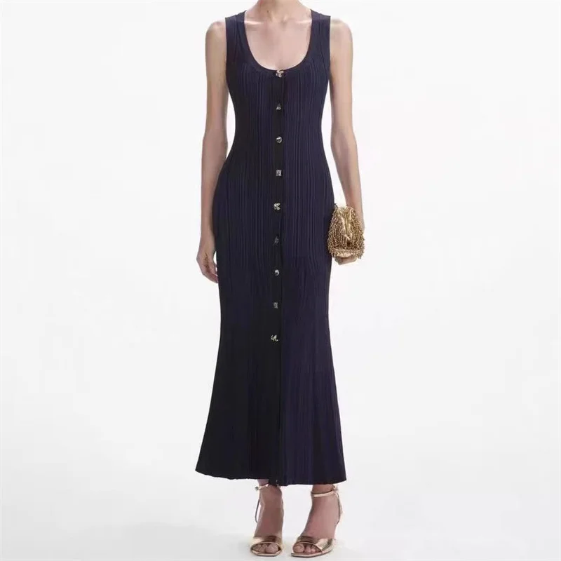 

fashion summer dresses 2024 New Elastic knitted slim sleeveless long dresses Metal button decoration Party dresses Midi dresses