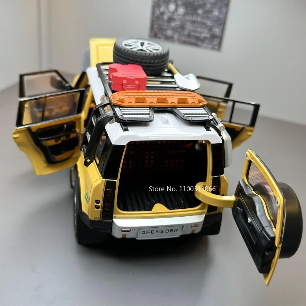 1:22 Camel Cup Land Rover Defender Car Model Toys Alloy Diecasts Metal Body Vehicle with Light Sound Off Road Car for Child Gift