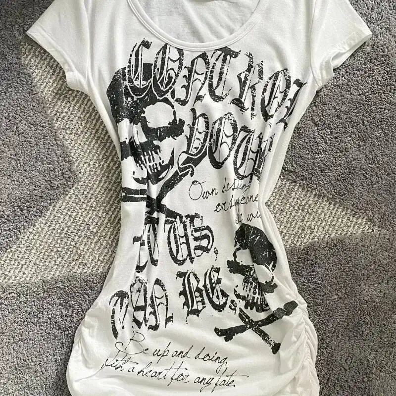 T-shirt a maniche corte punk rock aderente in vita vintage T-shirt con stampa teschio nero anni 2000 Y2K con stampa teschio nero