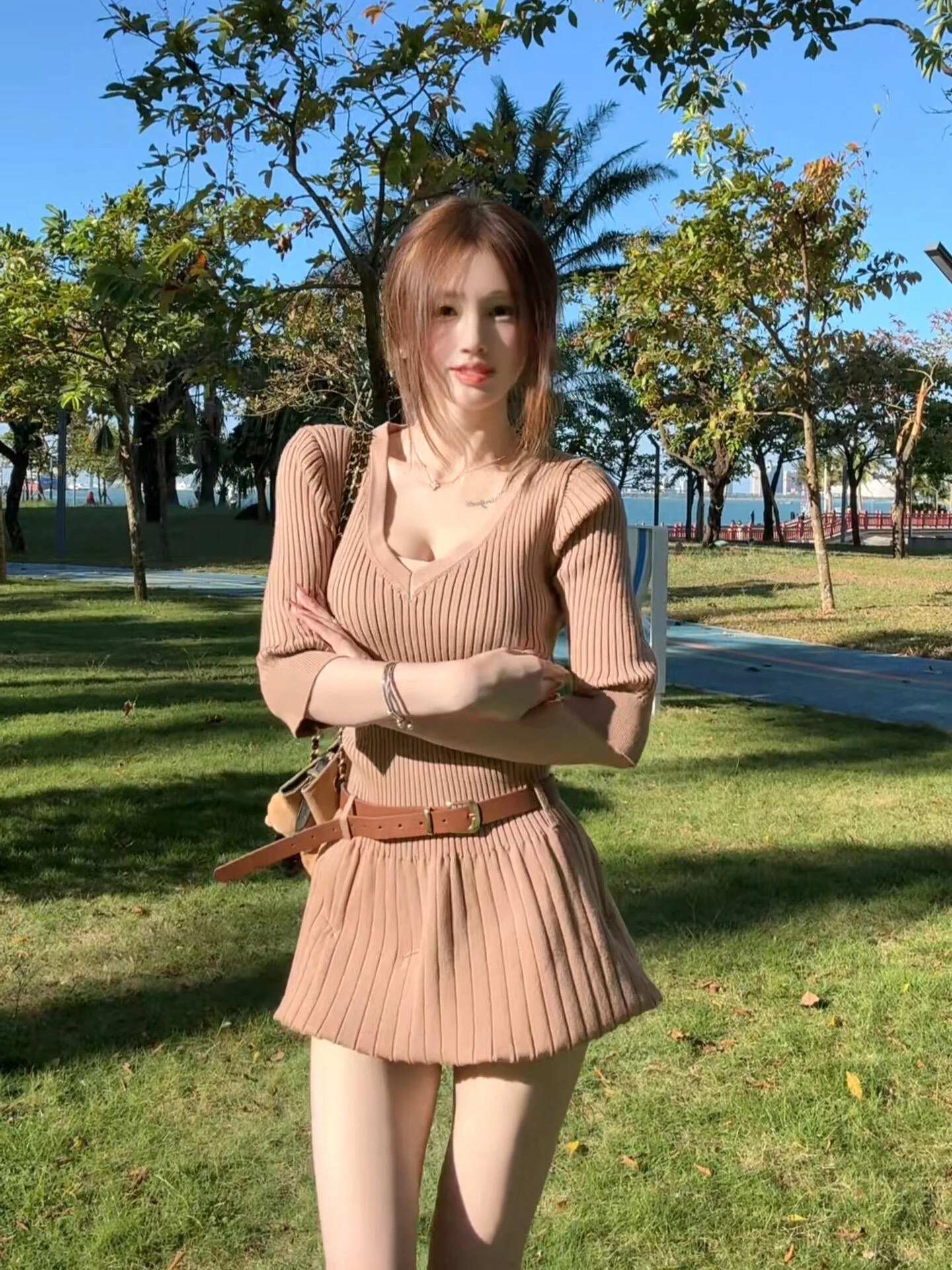 

Новое осеннее женское платье-русалка с V-образным вырезом, облегающее, вязаное, с длинным рукавом, модное, элегантное, класса люкс