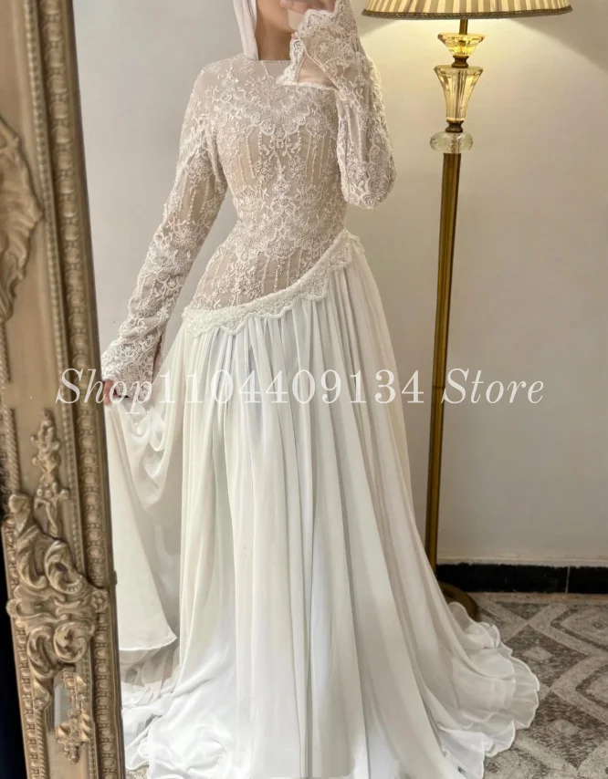 Weißes Spitzen-Kaftan Formelles Abendkleid Muslimisches Langarm-Abendkleid Besticktes Exquisites Arabisches Plissiertes Ballkleid Nach Maß