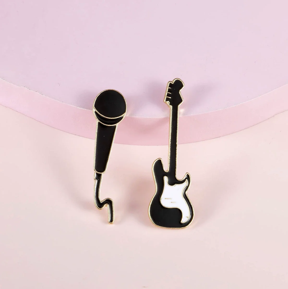 Милая-эмалированная-булавка-для-рок-гитары-брошь-с-микрофоном-мужской-рюкзак-с-лацканами-шляпа-сумка-для-одежды-аксессуары-коллекция-для-любителей-музыки