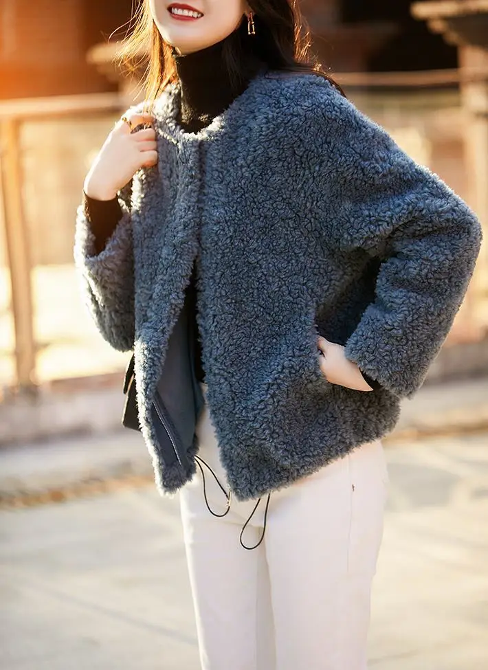 Wearing Granular Velvet Long Sleeved Small Fragrant Style Jacket for Women with a Round Neck and Solid Color New Trend