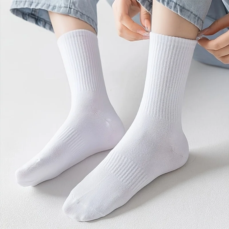 10 Paar Unisex Essential Crew Socken 10er-Pack: Klassisch Schwarz & Weiß, atmungsaktiv für Männer und Frauen