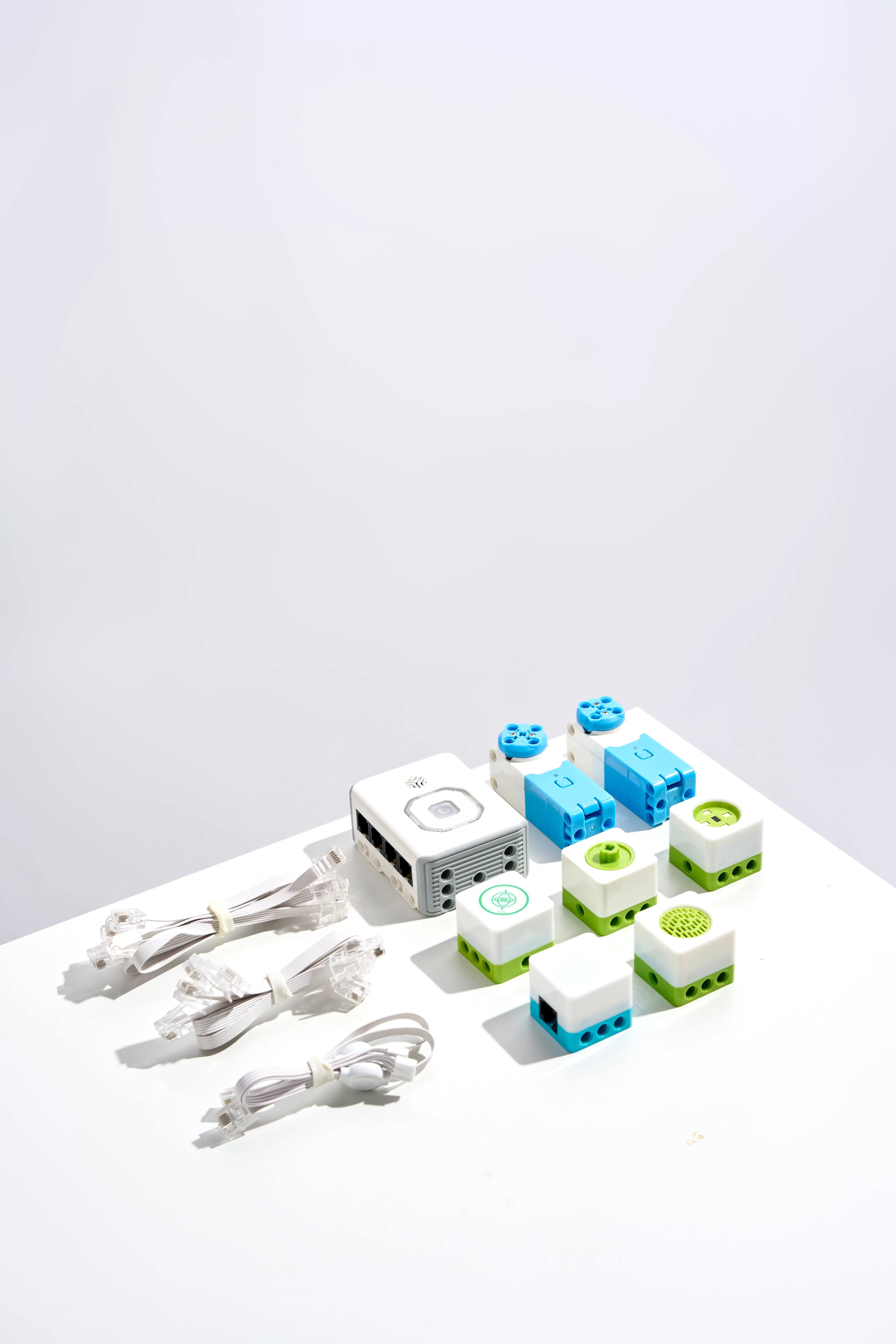 ICBricks-2.0 Core Set (Education Edition) Wedo2.0 EV37 ชุดโมเดลพลาสติก Makerzoid Wedo 30 Ai ของเล่นอุปกรณ์การศึกษา