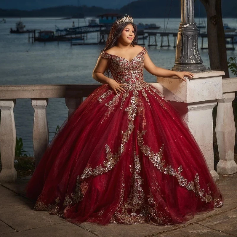 

2024 Red Quinceanera Dresses Off the Shoulder Applique Lace Beads Tull Vestido Deputante 15 Anos Sweetheart Girls Party Gowns