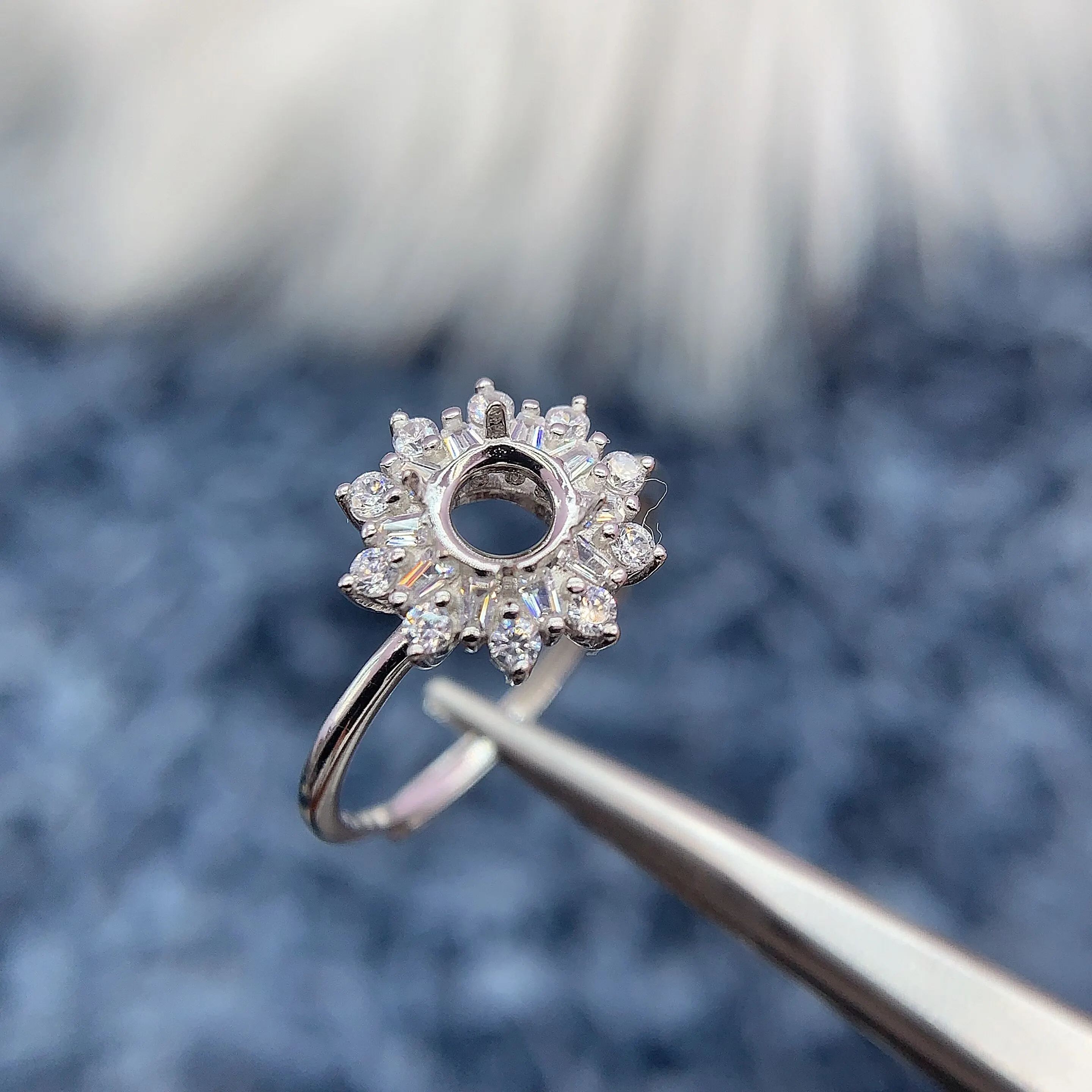 anillo-redondo-de-plata-de-ley-s925-de-5-mm-con-bisel-vacio-diseno-de-girasol-de-lujo-para-mujer-cristal-rubi-accesorios-de-joyeria-diy-al-por-mayor