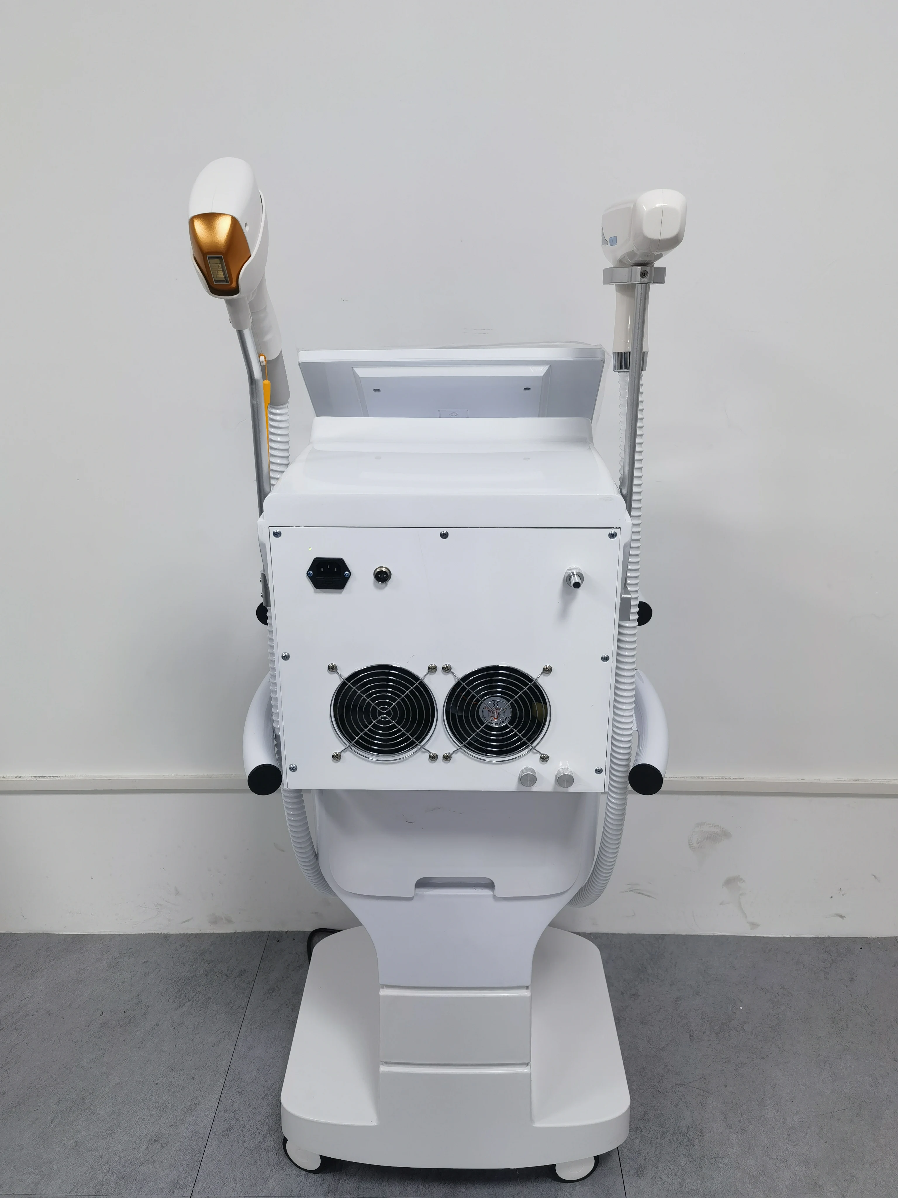 2025 2 في 1 سوبرانو 808 ديود جهاز إزالة الشعر بالليزر بيكو الجليد التيتانيوم آلة إزالة شعر الجسم آلة إزالة الوشم