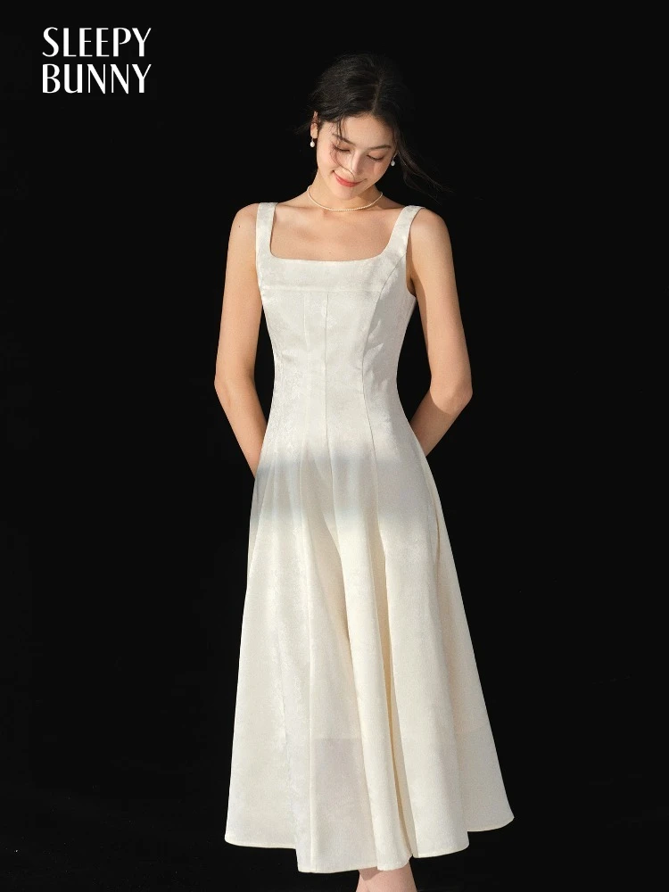 

Elegant Vintage Jacquard Dress Sleeveless Square Neck Long Dress Slim Fit Waist A-Line Midi Gown for Women Autumn Casual Outfits