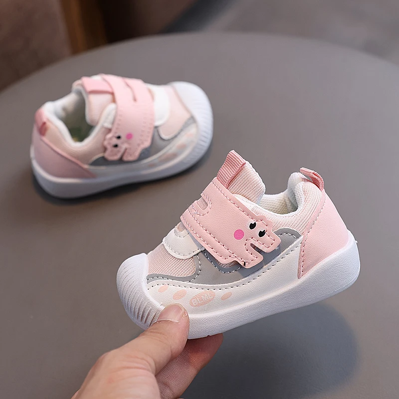 Super soft toddler shoes for babies in spring and autumn new style baby shoes for toddlers with soft sole, breathable function,