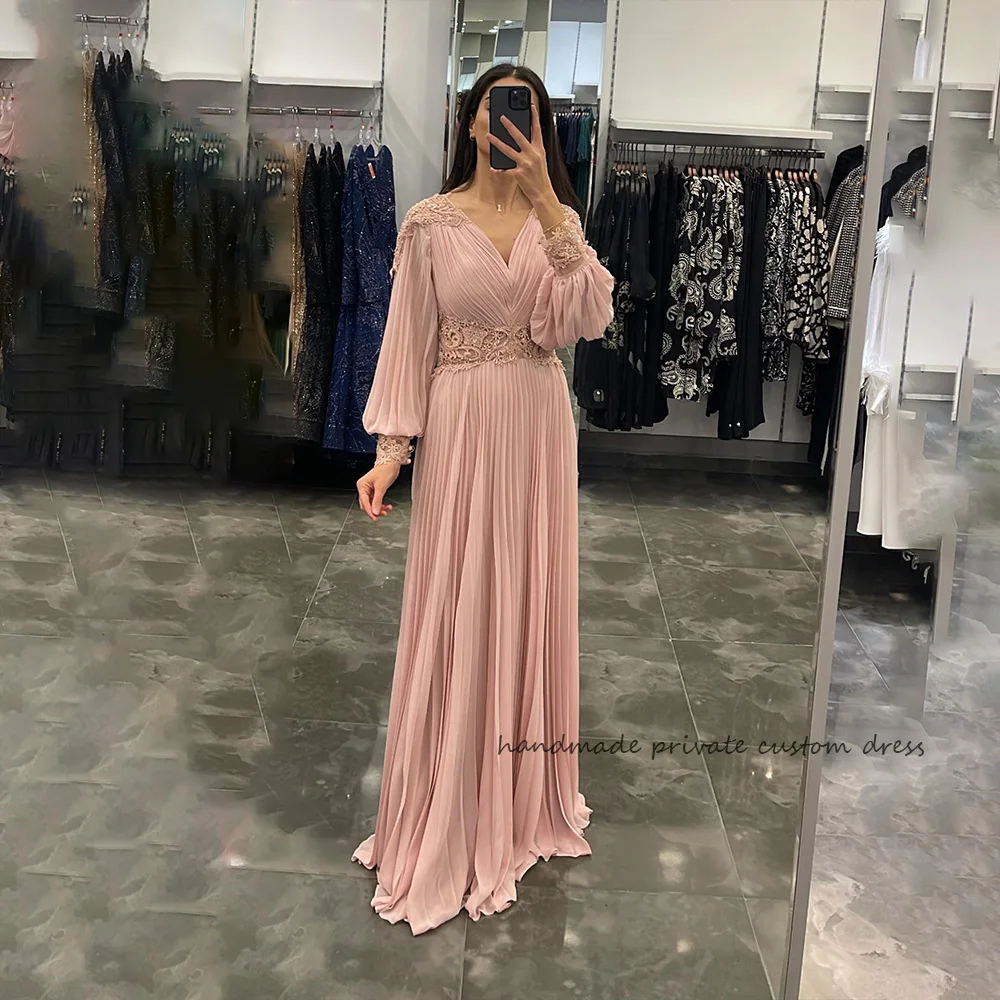 

Pink Chiffon Long Sleeve Saudi Arabic Evening Dresses Beads Appliques V Neck Dubai Evening Party Dress Plus Size Outfits Gowns