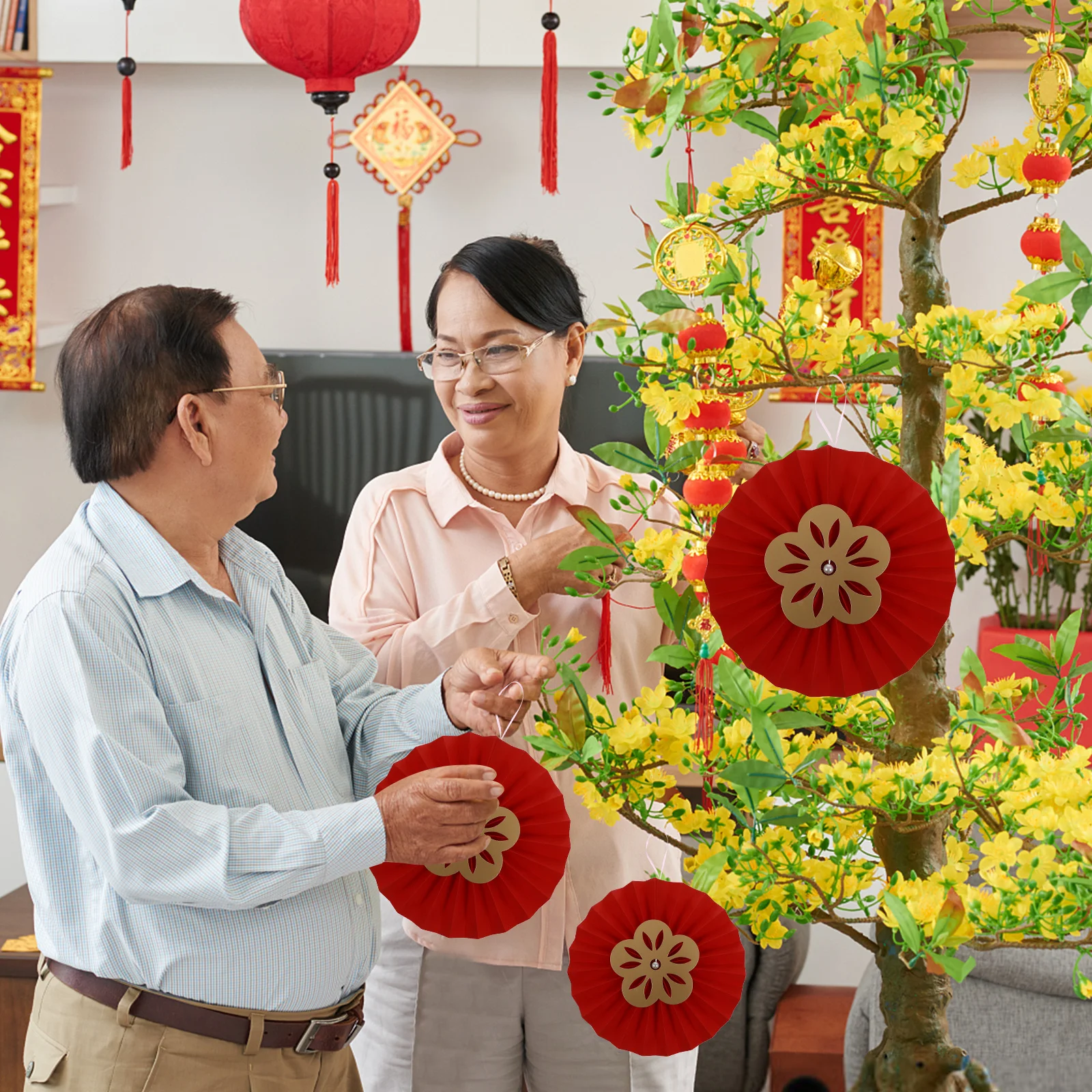 

6Pcs Red Paper Fan Flower Set Chinese Wedding Party Decor Chic Hanging Ornament Supplies Fan Flower Wedding Ornament