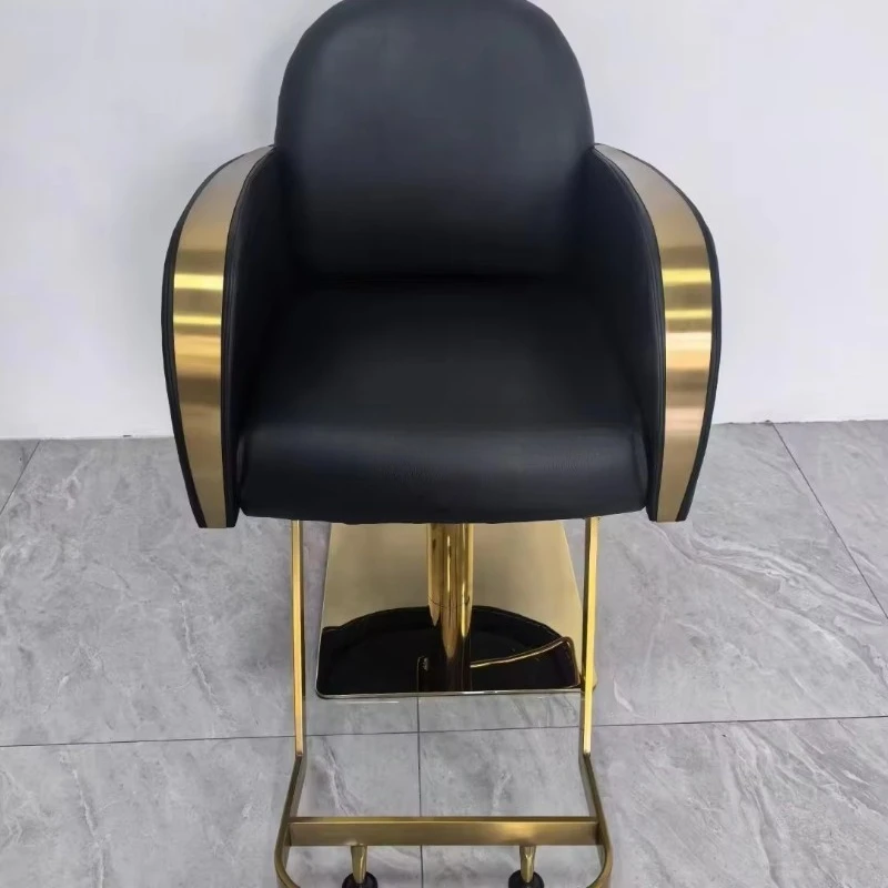 

Beauty styling hairdresser with women's hairdresser hairdresser beauty equipment
