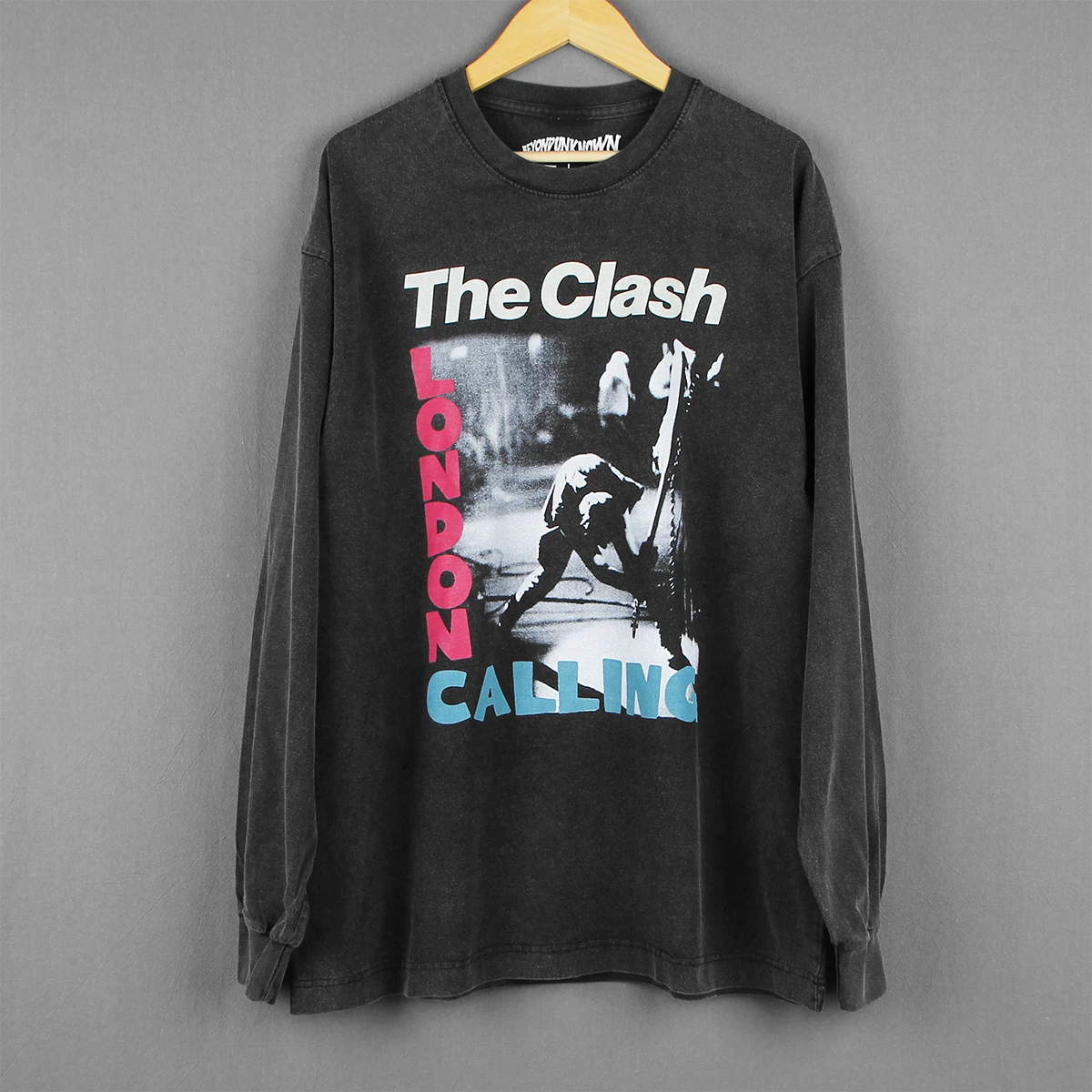 The Clash T-Shirt London Calling Punk New Wave Sex Pistols Ramones The Damned Men\'s Clothing Short Sleeve Shirt