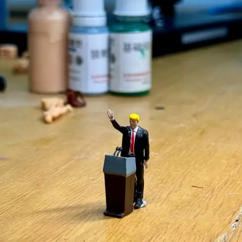 송진 디오라마 미니어처 피규어, 차고 장면 미니피규어, 트럼프 연설 모델, DIY 공예 장난감, 수집용 피규어, 1:64 체중계