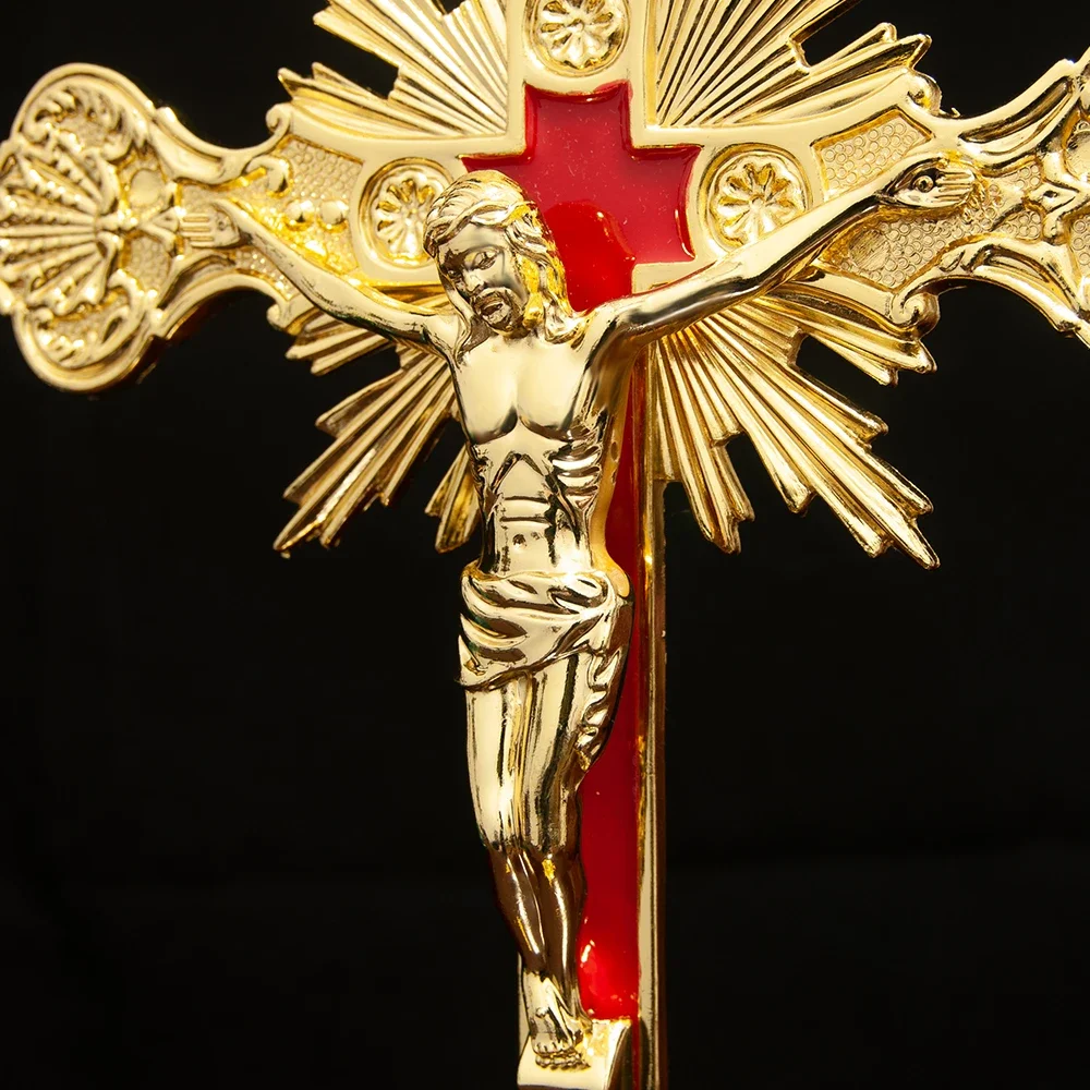 HTOISOK Katholisches Kreuz Kirchenornament, exquisit geschnitzte Muster, kleine Jesus-Legierungsstatue, Heimdekoration – Detail 9