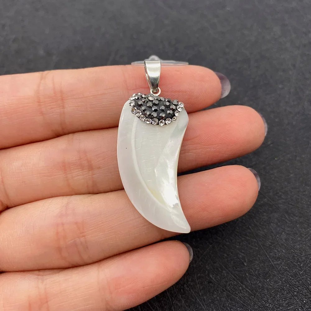 Exquisite Natural Sea Shell Sword Pendant 16-46mm Inlaid Rhinestone Charm Jewelry Fashion DIY Necklace Earring Accessories