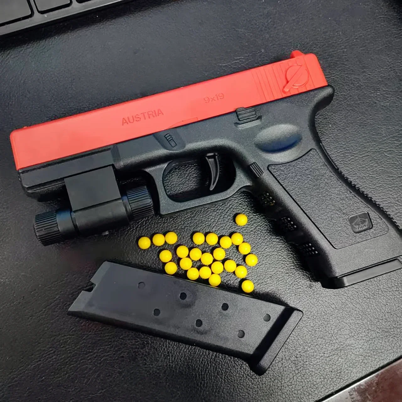 G17 장난감 총 하부 잡지 폼 소프트 총알 수동 권총 Airsoft 발사기 CS 슈팅 게임 어린이를위한 무기 소년 선물