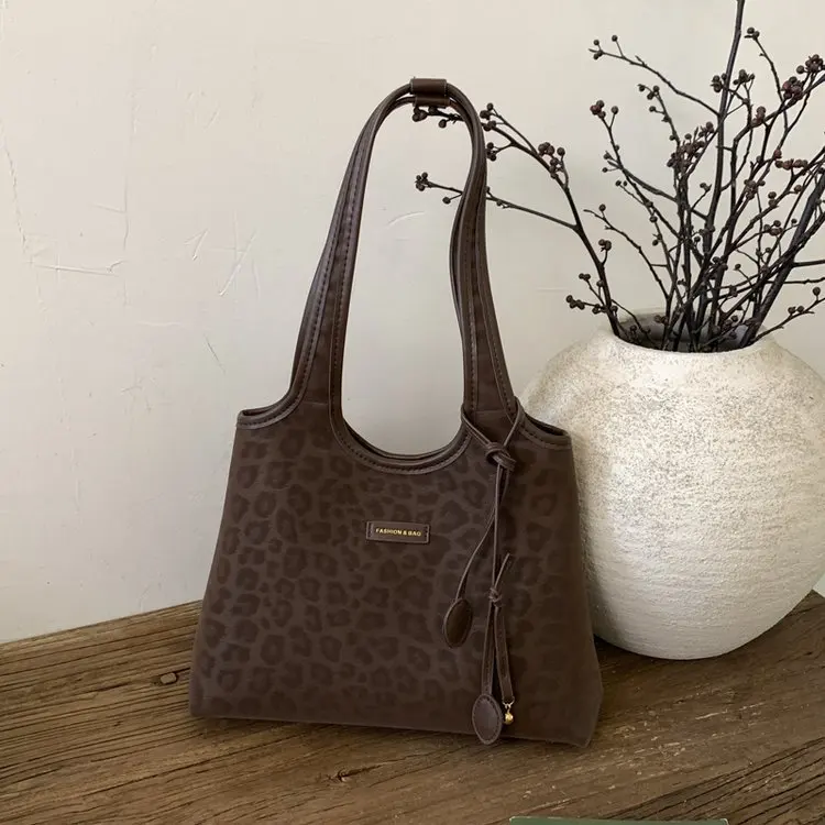 

Large Capacity Tote Bag for Women Spacious Underarm Shoulder Bag with Top Handle, Waterproof Nylon Commuter Purse for Work