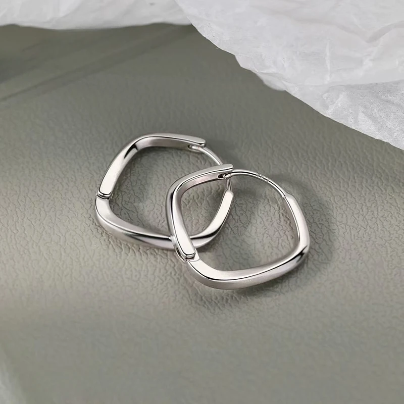 Silver Color Trendy Hollow Square Hoop Earrings for Fashion Women OL Fashion Jewelry Geometric Daily Accessories