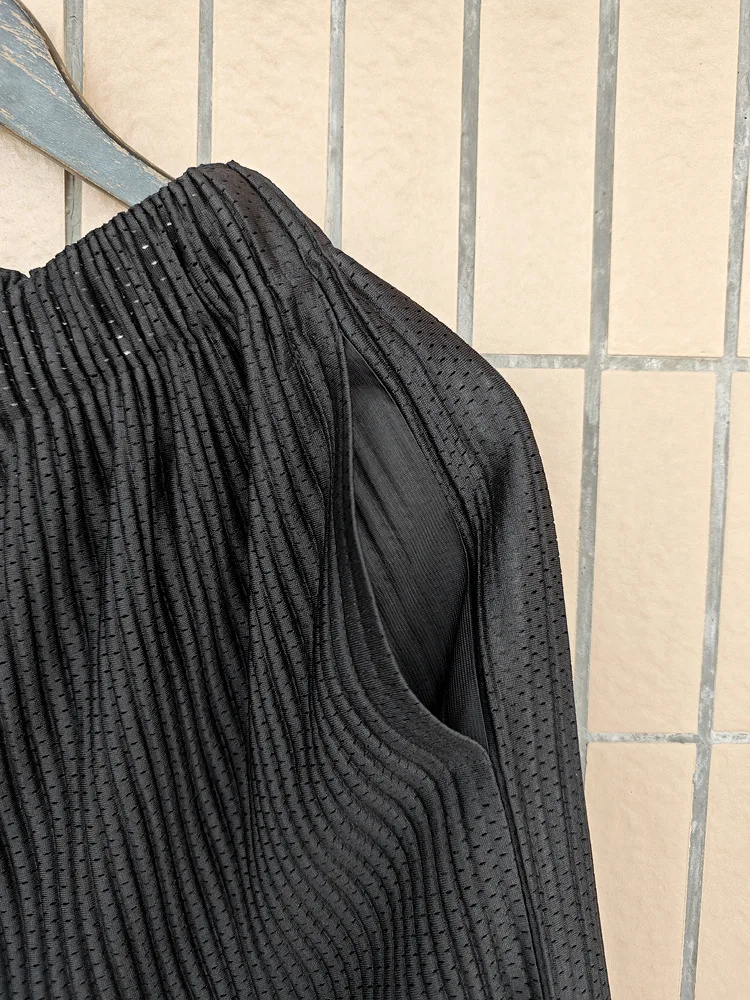 ISSEY 2026 New Arrival Japanese Style Miyake Basic Flowy Elastic Waist Drawstring Mesh-Panel Casual Pleated Shorts pants