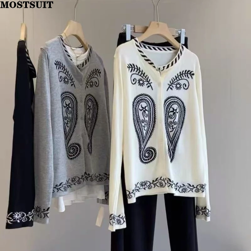 

Vintage Jacquard Knit Sweater Cardigan Women 2025 Winter Long Sleeve Single-breasted Knitwear Tops Elegant Stylish Chic Jumpers