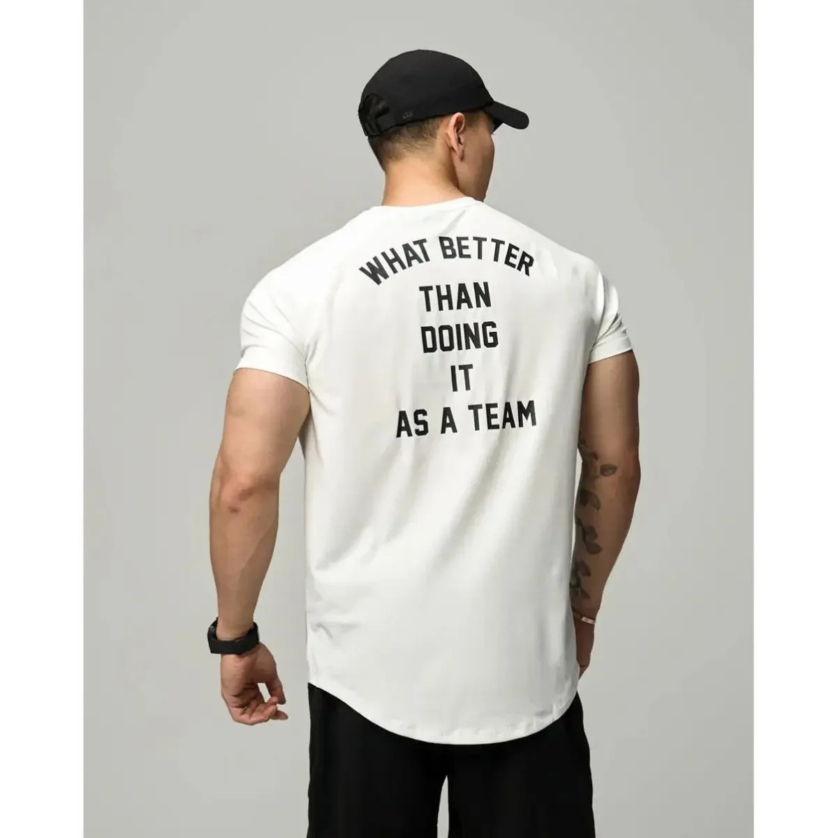 

Новинка 2025, жаркое лето, мужская спортивная рубашка для фитнеса, повседневная рубашка для бега, тренировок, с круглым вырезом, изогнутая рубашка для фитнеса с короткими рукавами